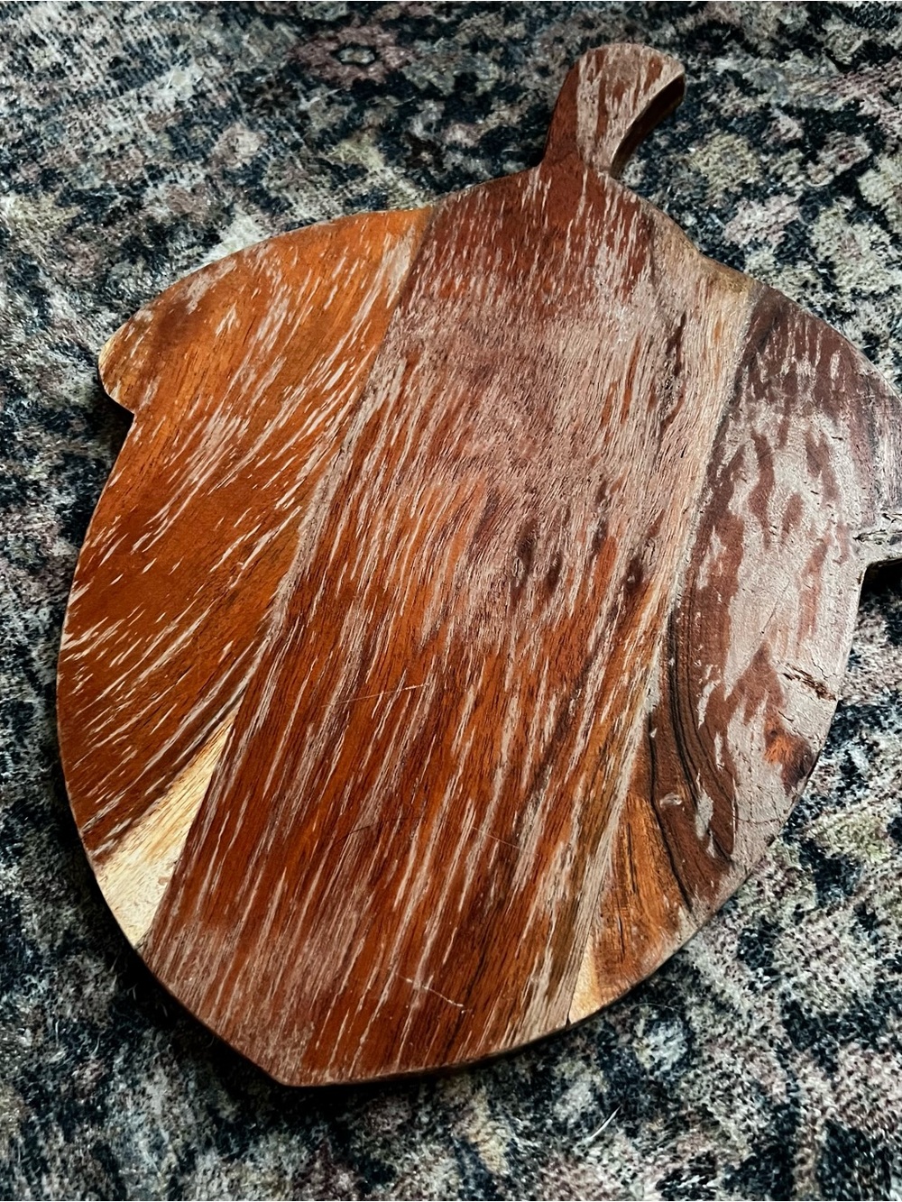 Handmade Wood & Resin Acorn board - Picture 6 of 8